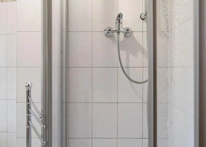 아파트 Historic Haven In *